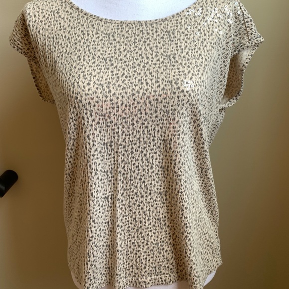 LOFT Tops - Loft tee with sequin front
